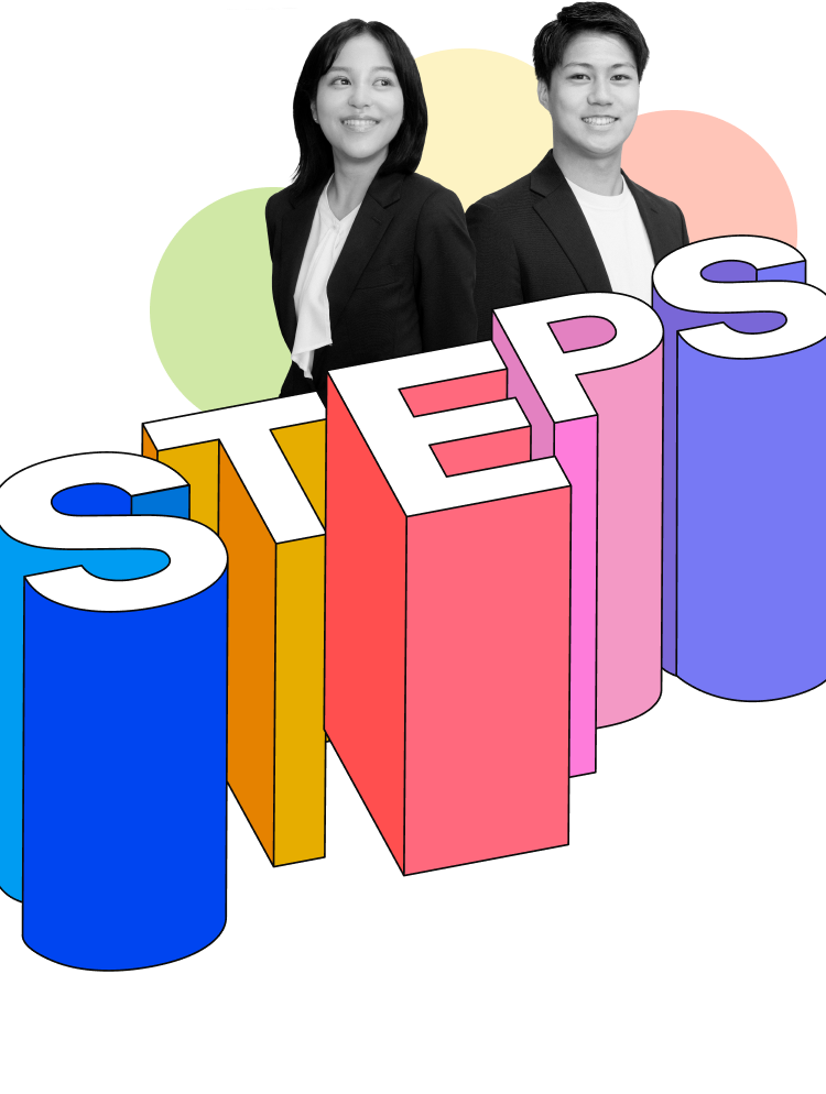 CREALの若手社員とSTEPSロゴ